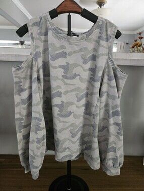 Camouflage Shirt With Open Shoulders Sleeve, Small.
